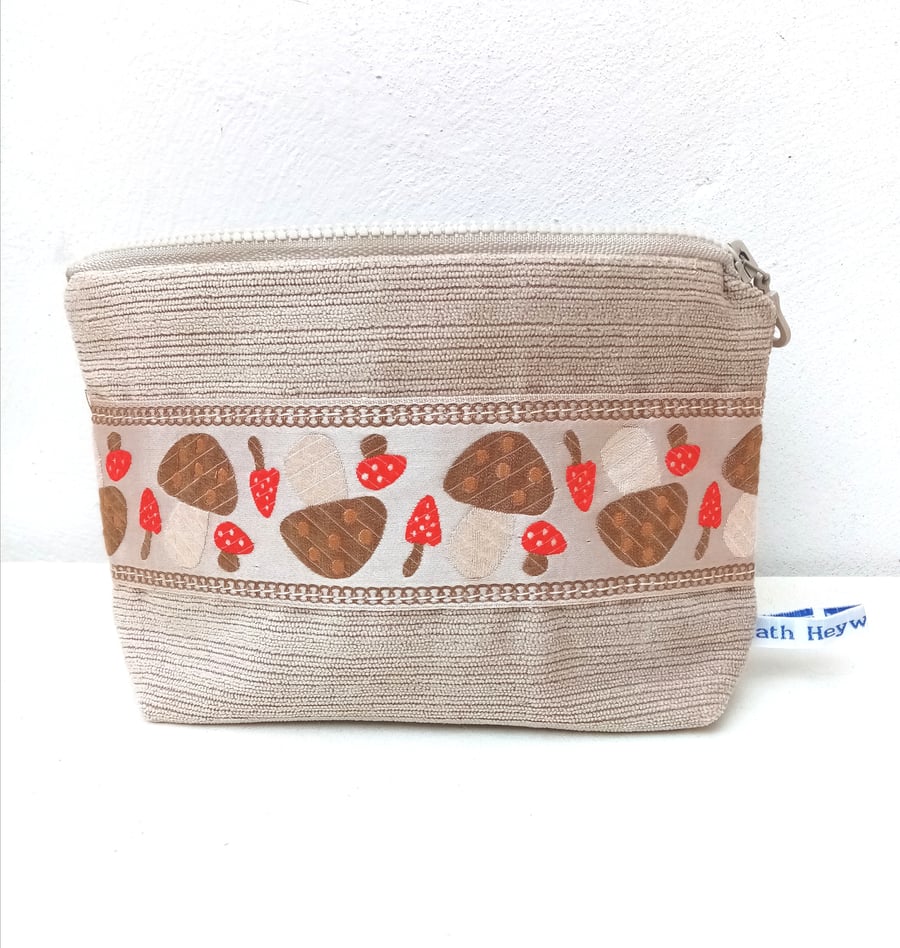 Zipped Pouch, Handmade Fabric Pouch, Mushroom