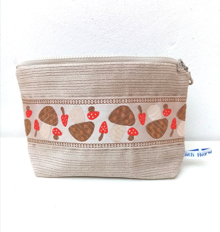 Zipped Pouch, Handmade Fabric Pouch, Mushroom