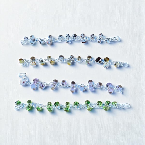 Glass bead bracelet