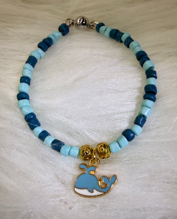 Small bracelet with whale charm