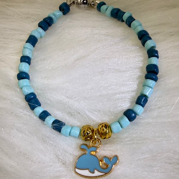 Small bracelet with whale charm