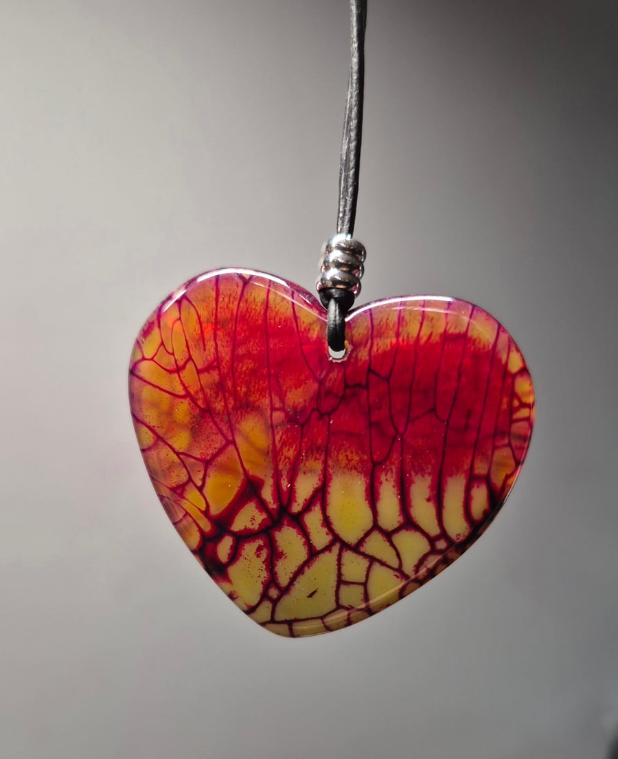 Dragon vein heart pendant 