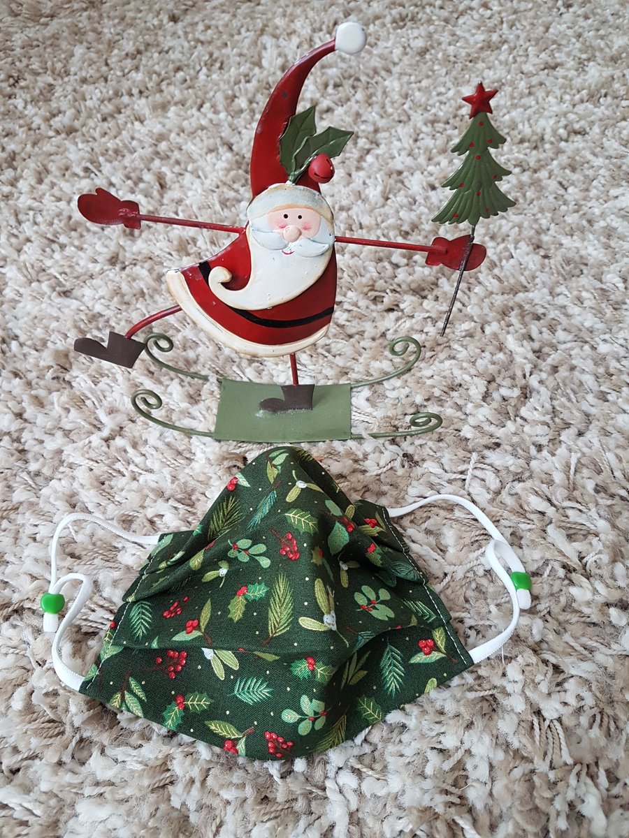 Adult festive face covering – Mistletoe and Holly print 