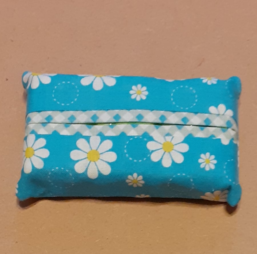 Tissue pack holder – Bright Blue Floral and check