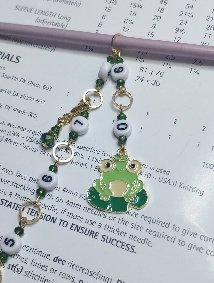 Frog row counter for knitting