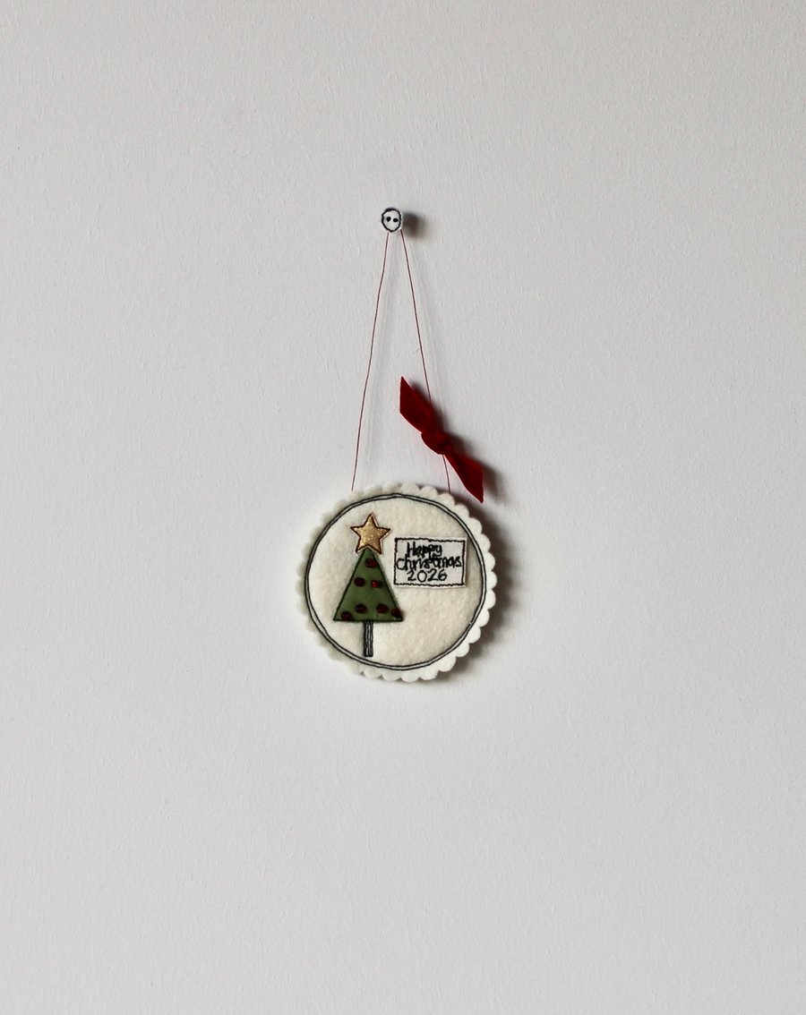 'Happy Christmas 2026' - Circular Scalloped - Hanging Decoration