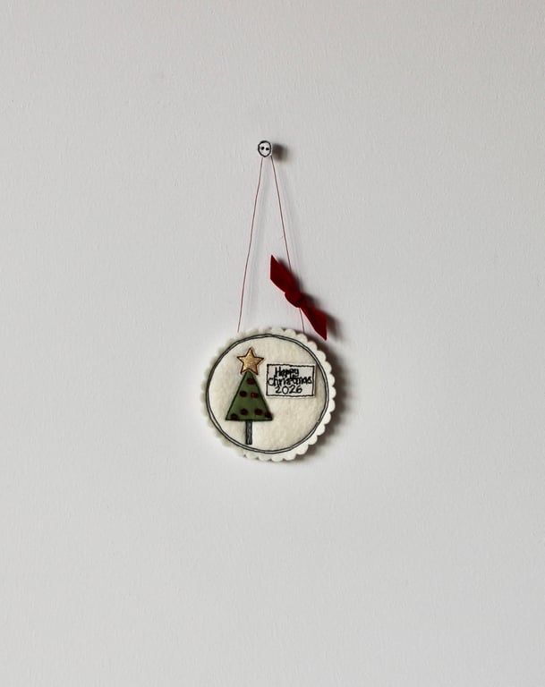 'Happy Christmas 2026' - Circular Scalloped - Hanging Decoration