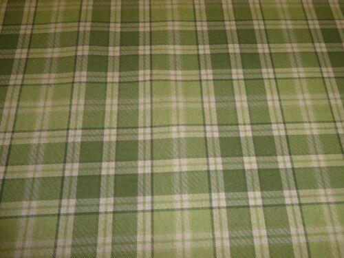 Highland Tartan Tablecloth and 3 RunnersI . cotton . Fern Green