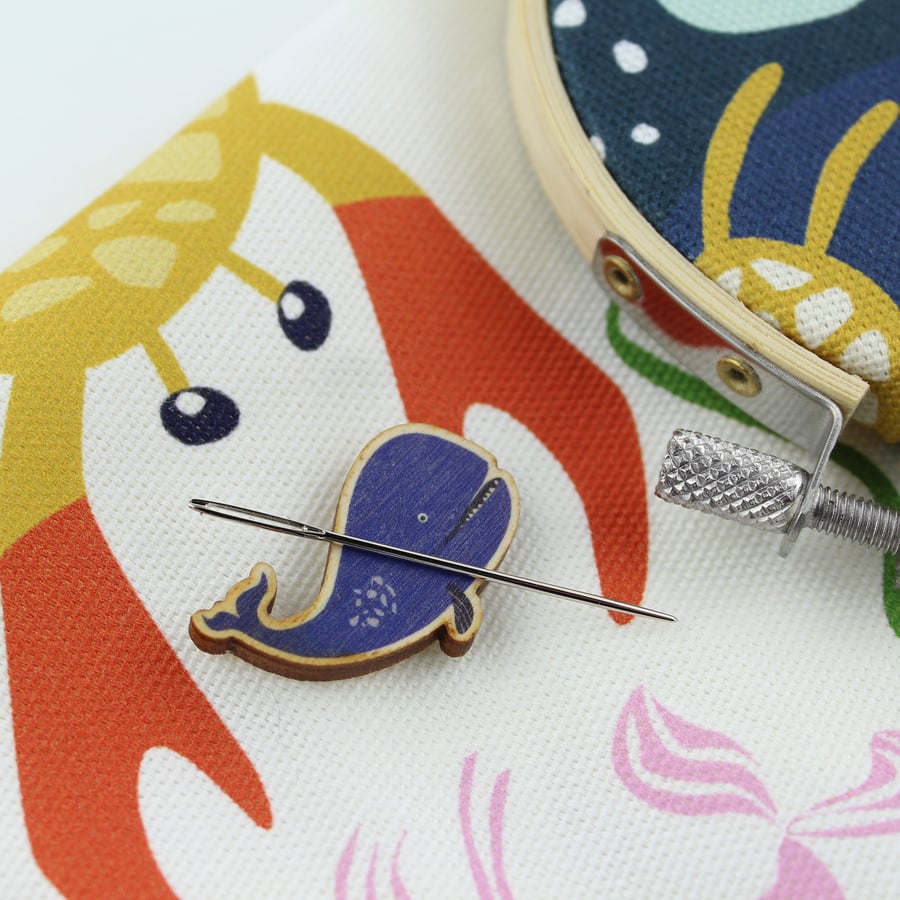 Whale Magnetic Needle Minder