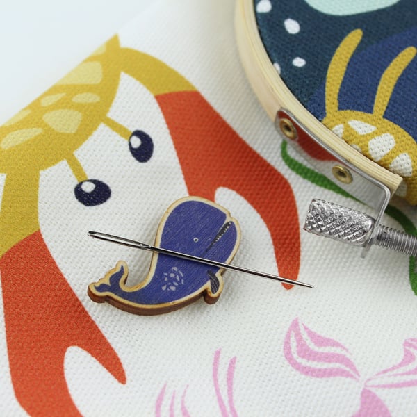 Whale Magnetic Needle Minder