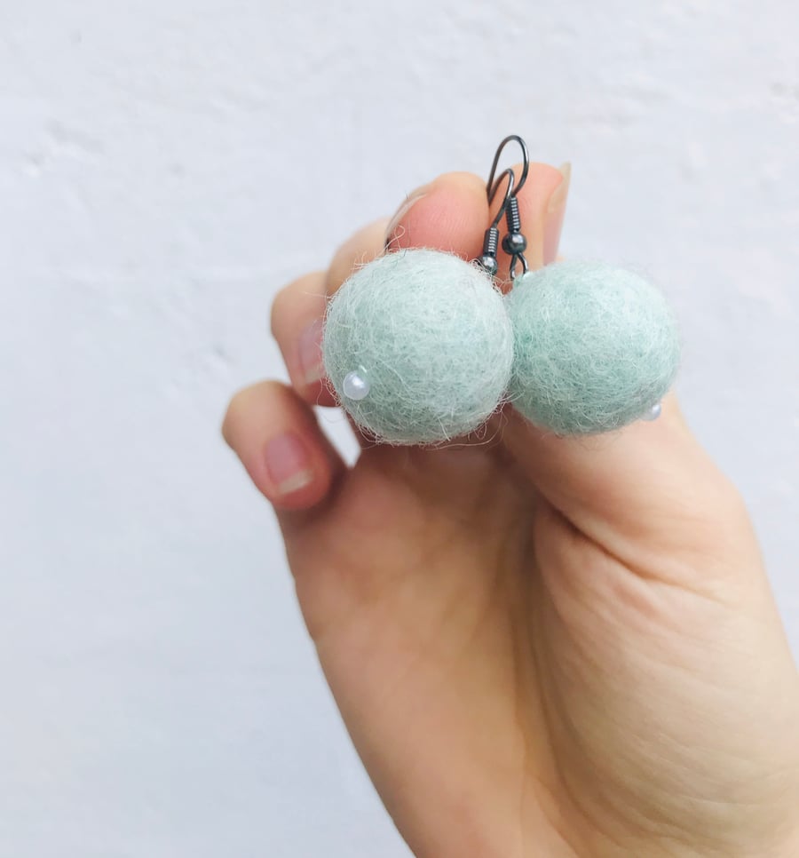 Felted earrings, felt ball earrings, wool earrings, round earrings 