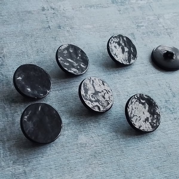 7 8" 23mm 36L Polyester Pearl Shank Buttons dyed BLACK