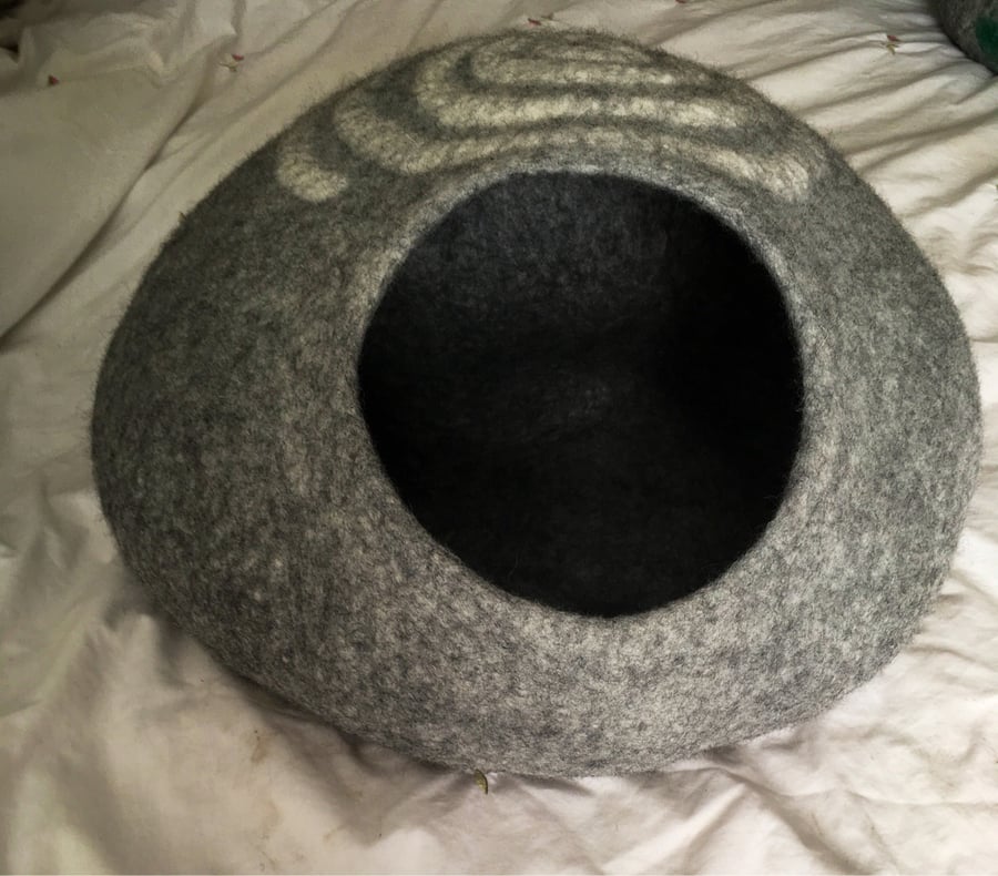 Hand felted cat cave, small dog, pet bed, igloo 