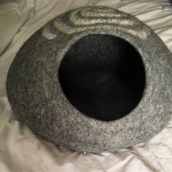 Hand felted cat cave, small dog, pet bed, igloo 