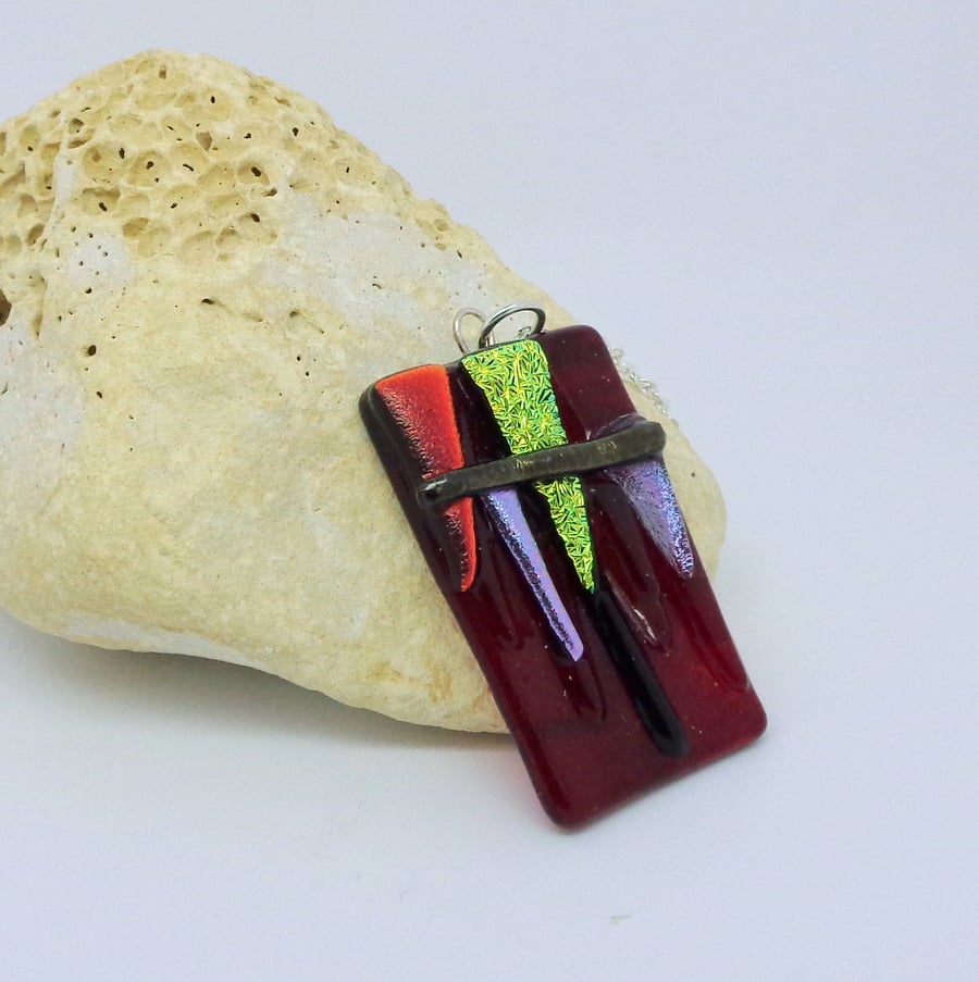Dichroic fused glass pendant "Golden triangle on red"