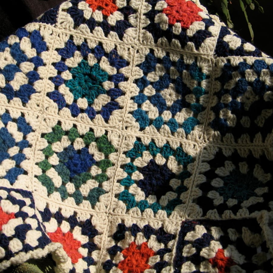 Afghan knee rug in Pure wool