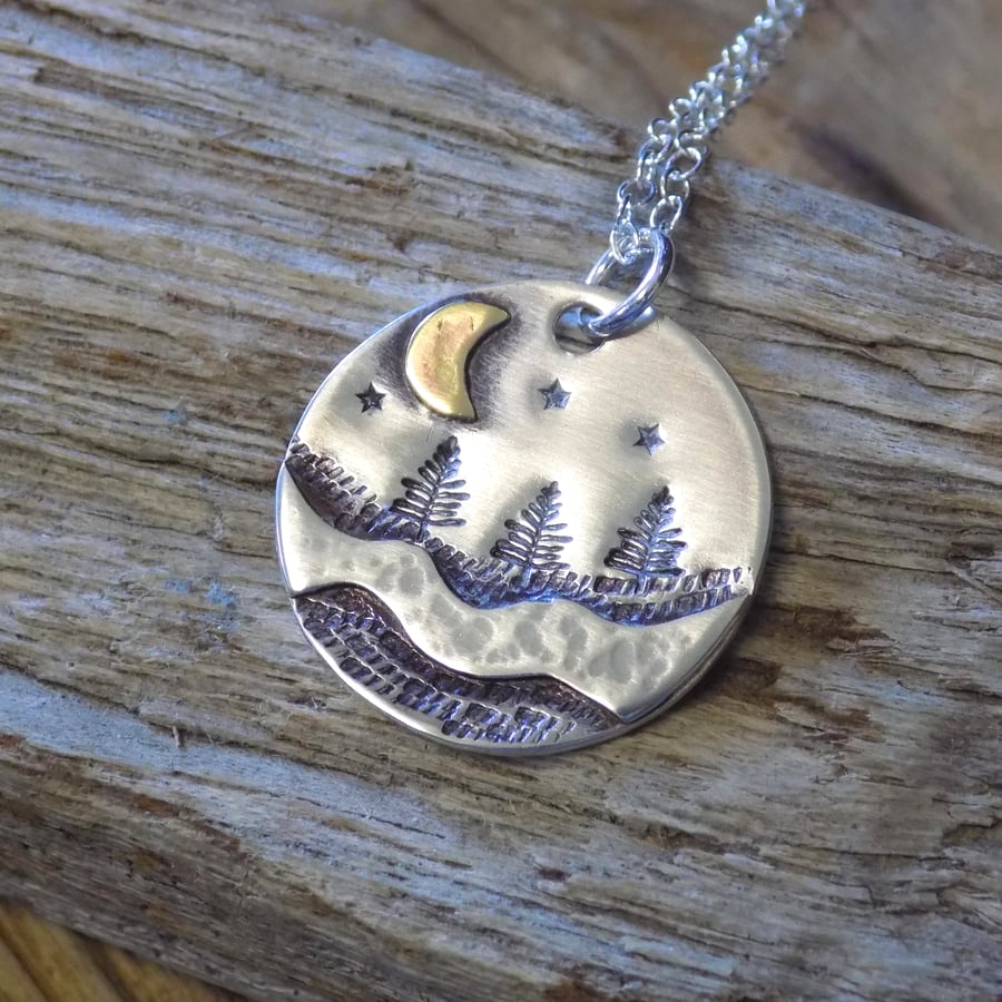 Sterling silver 'starry night' scene pendant 