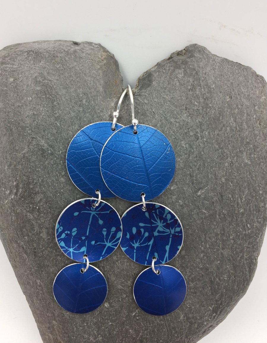 3 circle anodised aluminium dangly earrings in dark blue
