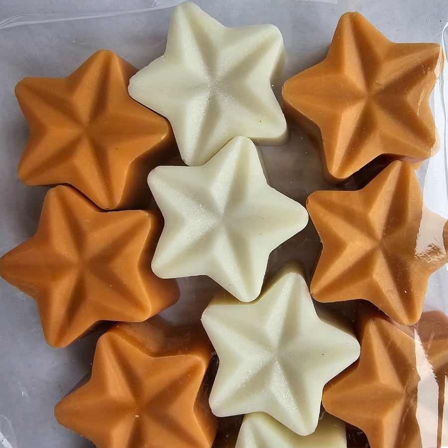 Soy Wax Melt Stars Pack of 15 Dark Honey and Tobacco Fragrance 100g