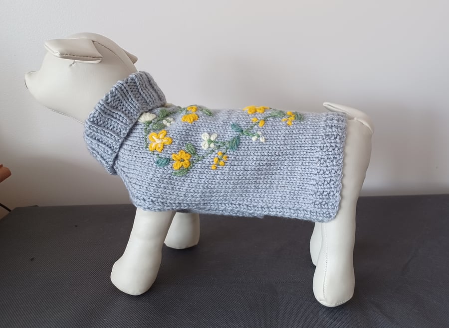 Hand Knitted Small Silver Grey Dog Coat With Embordered Flowers (R926)