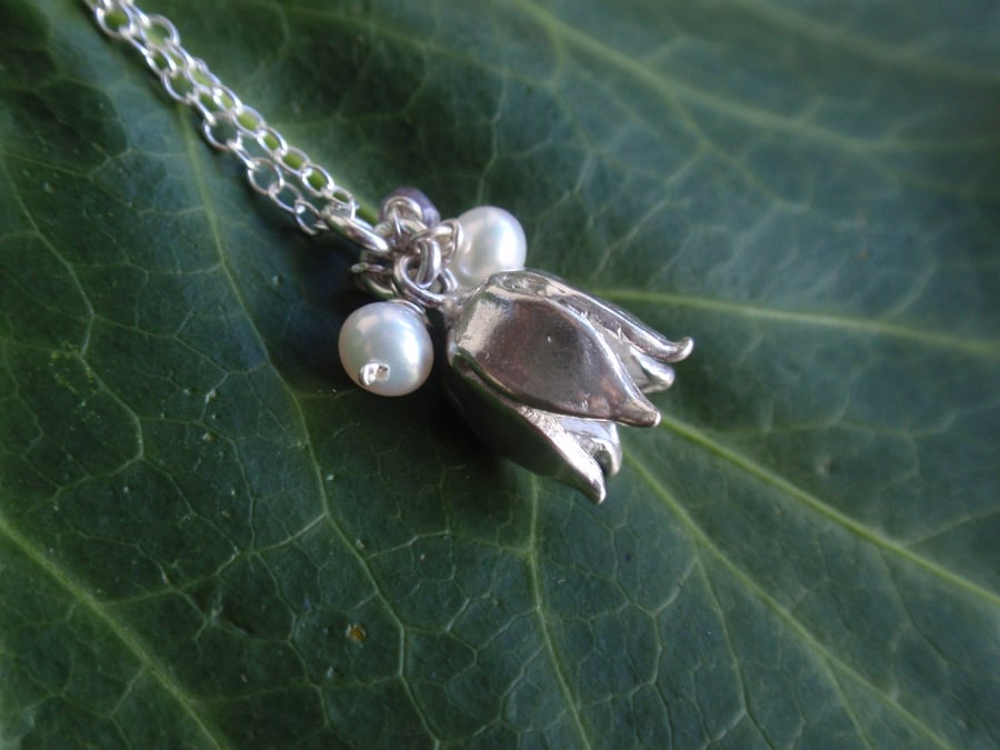 Sterling silver flower necklace with freshwater pearls - gift for her