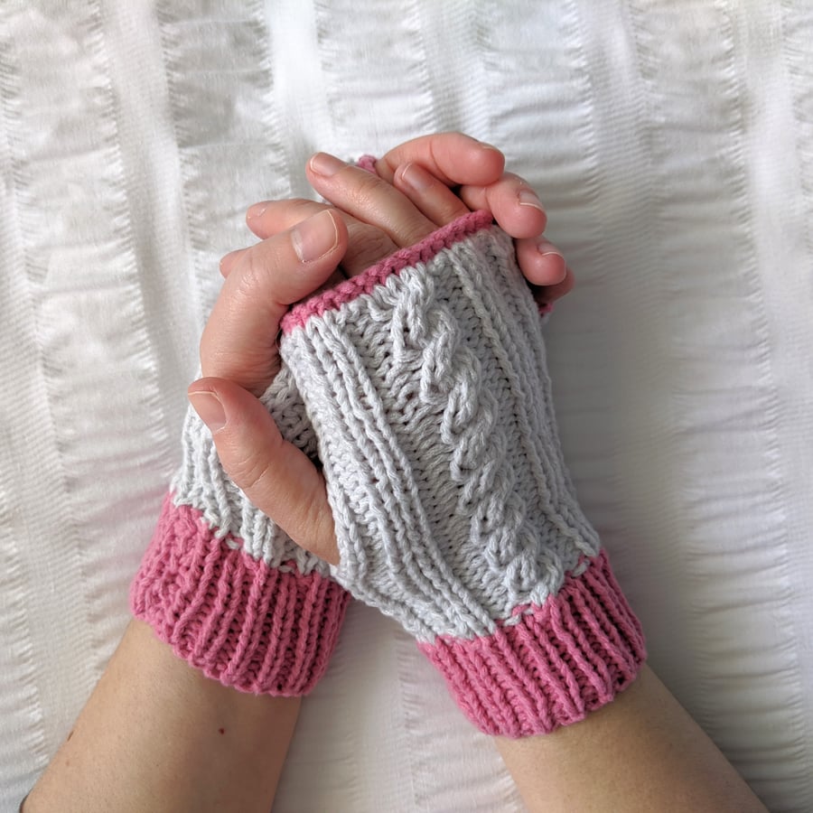 Chunky cable knit fingerless mittens - pink and white