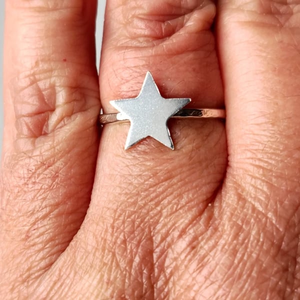 Star Signet Ring Sterling Silver .925 Jewellery Gift Hammered Band UK Size P
