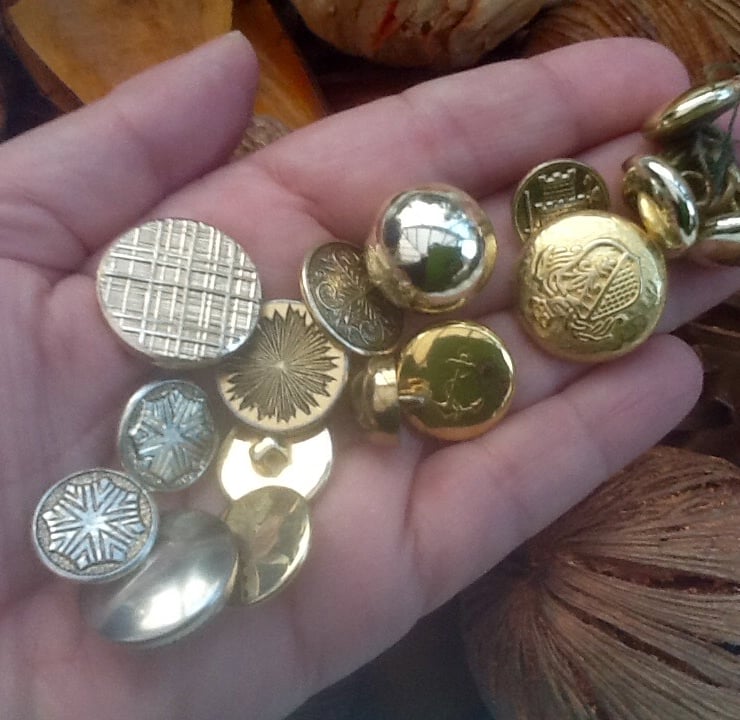 Selection of mixed vintage yellow metal buttons... - Folksy