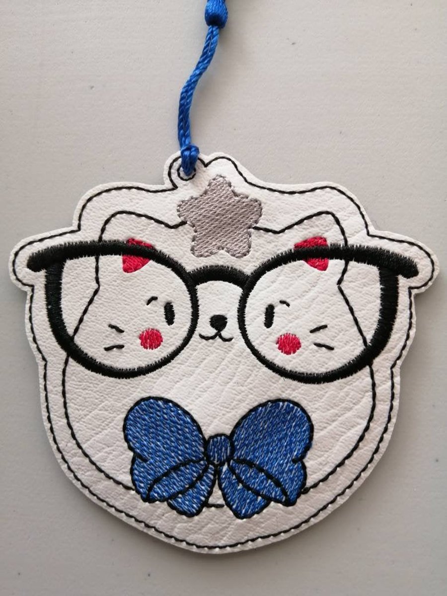 804. Kitty with glasses bookmark.