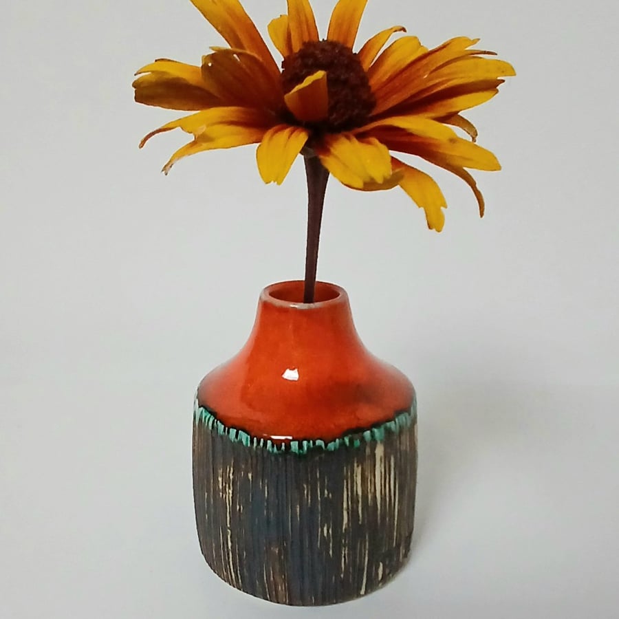 Bud vase