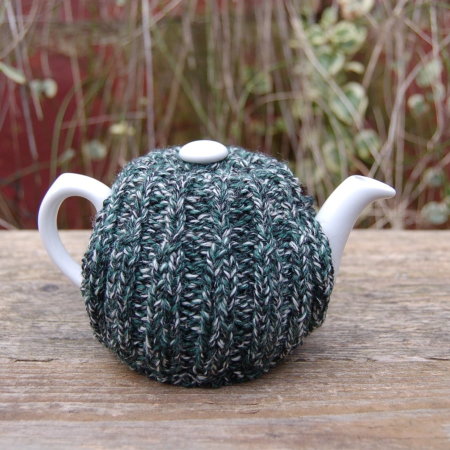Tea cosy - to fit a small tea for one  teapot, Wool mix yarn