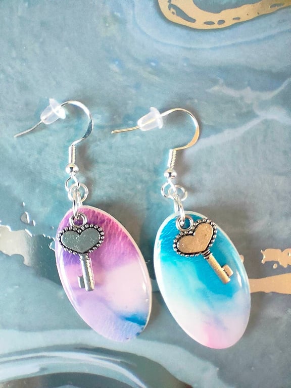 Dreamy Valentine Oval Earrings With Key Charm