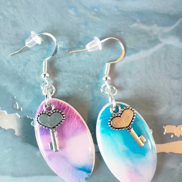 Dreamy Valentine Oval Earrings With Key Charm
