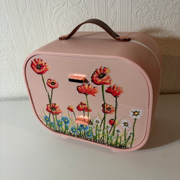 A hand painted and sealed jewellery box by Andrew Jenkins 
