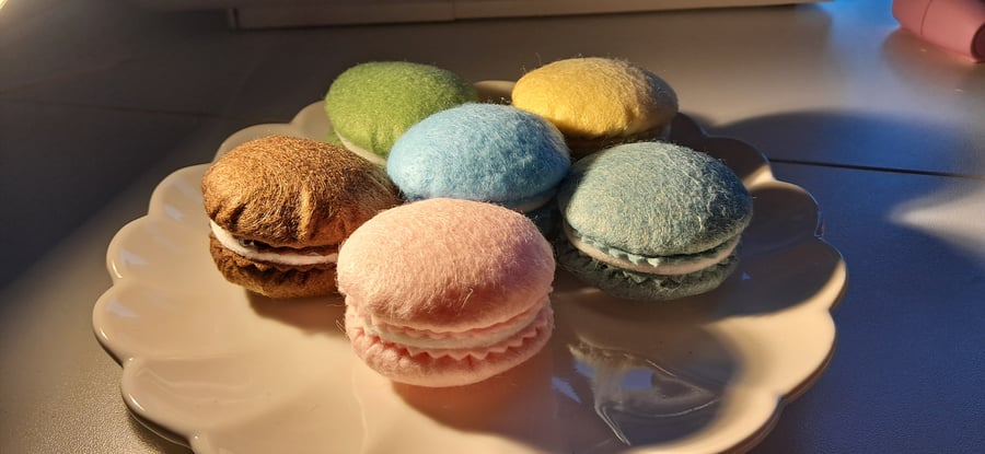 Felt macarons