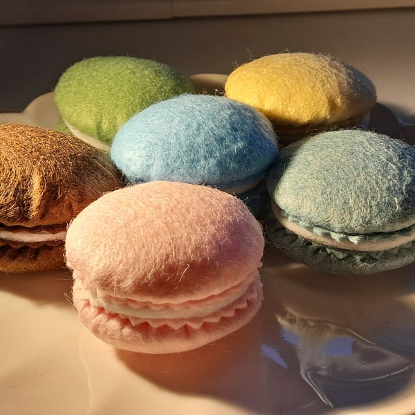 Felt macarons