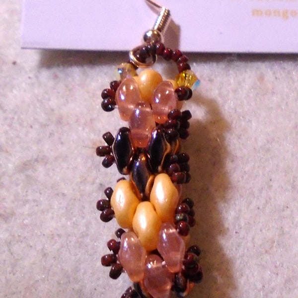 Brickwork-pattern bead earrings (customisable)