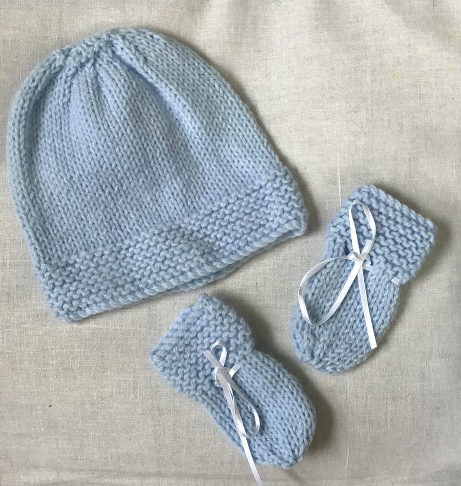 Newborn baby Hat & Mitts Set, Pale Blue or Pink