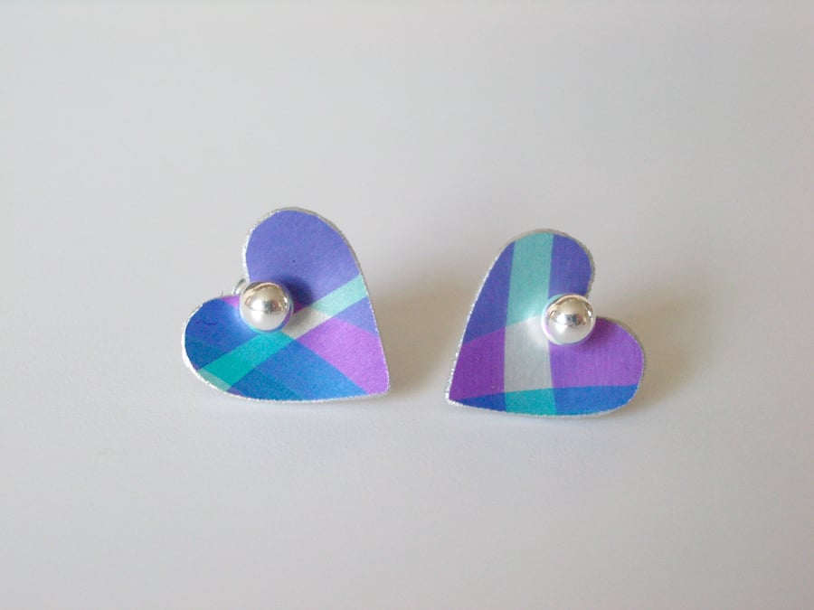 Heart studs earrings in blue, green and purple checks