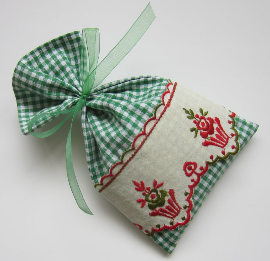 Green Gingham Floral Lavender Sachet