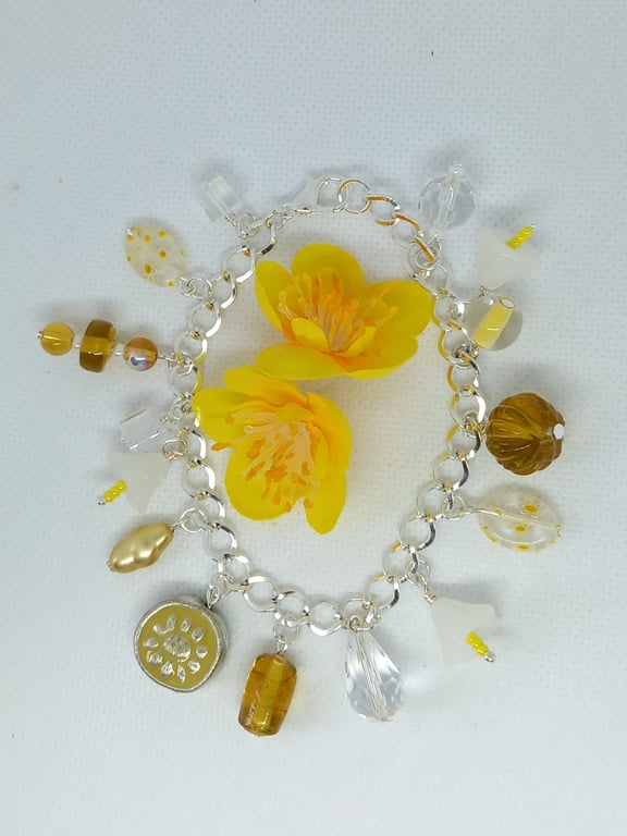 Daisy Charm Bracelet