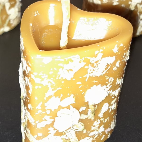4 pack nat.beeswax decorated candles, natural dried jasmine buds.