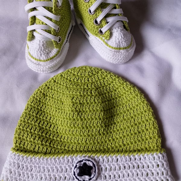 Baby High Tops and Beanie Set 3-6 months 