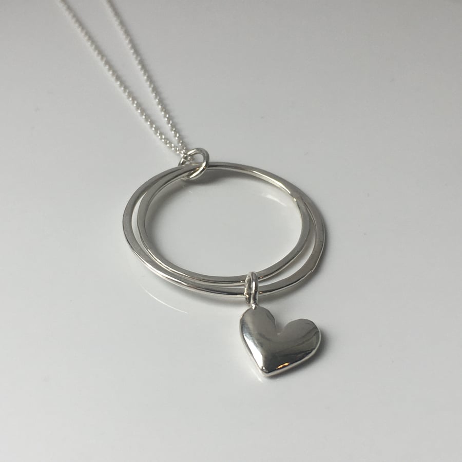 Loopy heart pendant 