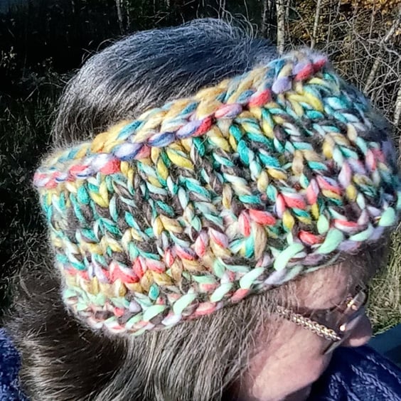 Hand Knit Headband: Colourful ear warmer in super chunky wool & acrylic yarn.