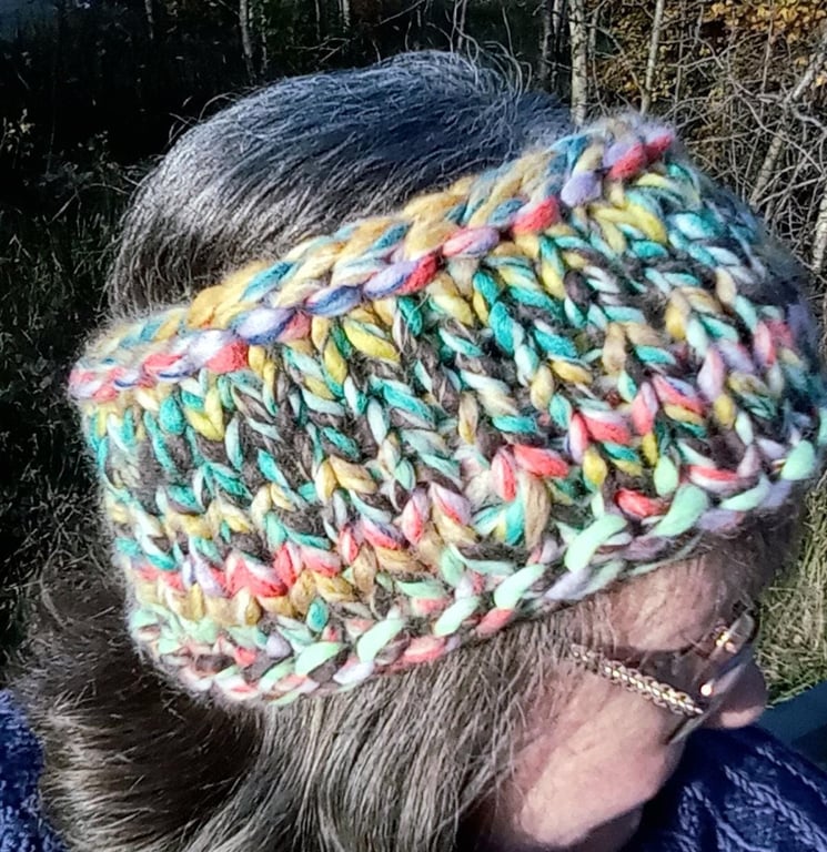 Hand Knit Headband: Colourful ear warmer in super chunky wool & acrylic yarn.
