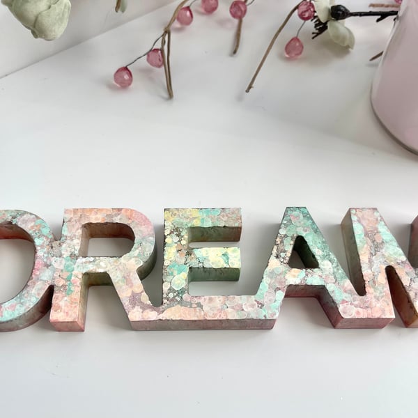 20cm Resin DREAM Sign interior Home Decor ornament  dreams with FREE Delivery