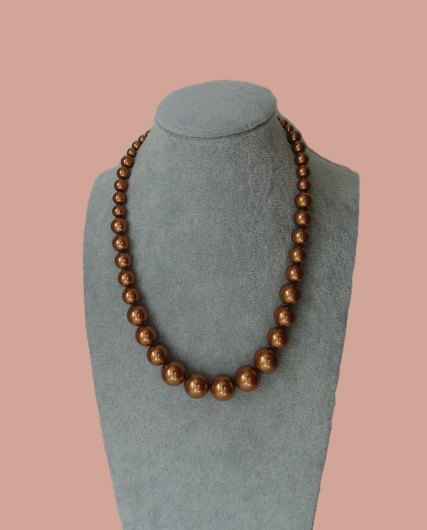 Copper coloured pearl necklace with magnetic heart clasp
