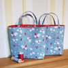 Christmas gift bag: holly and berries on blue 