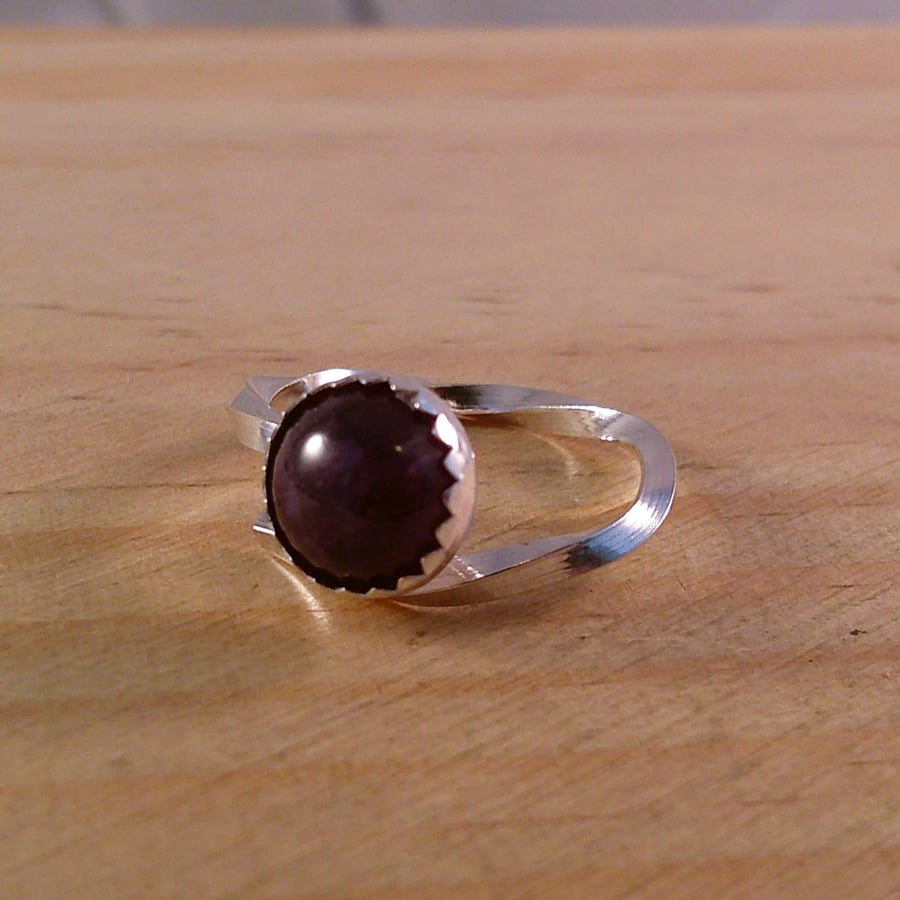 Sterling Silver Twisted Wire Adjustable Ring with Amethyst Cabochon (SKU060525)